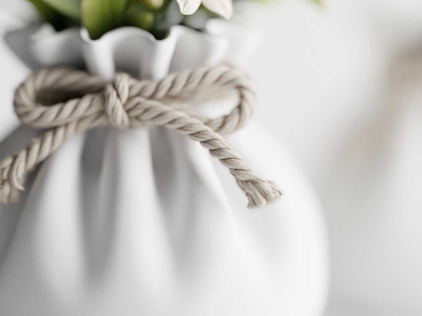 Lazora Vase
