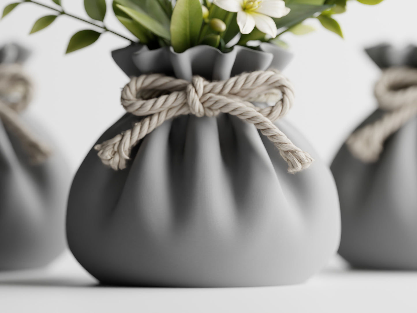 Lazora Vase