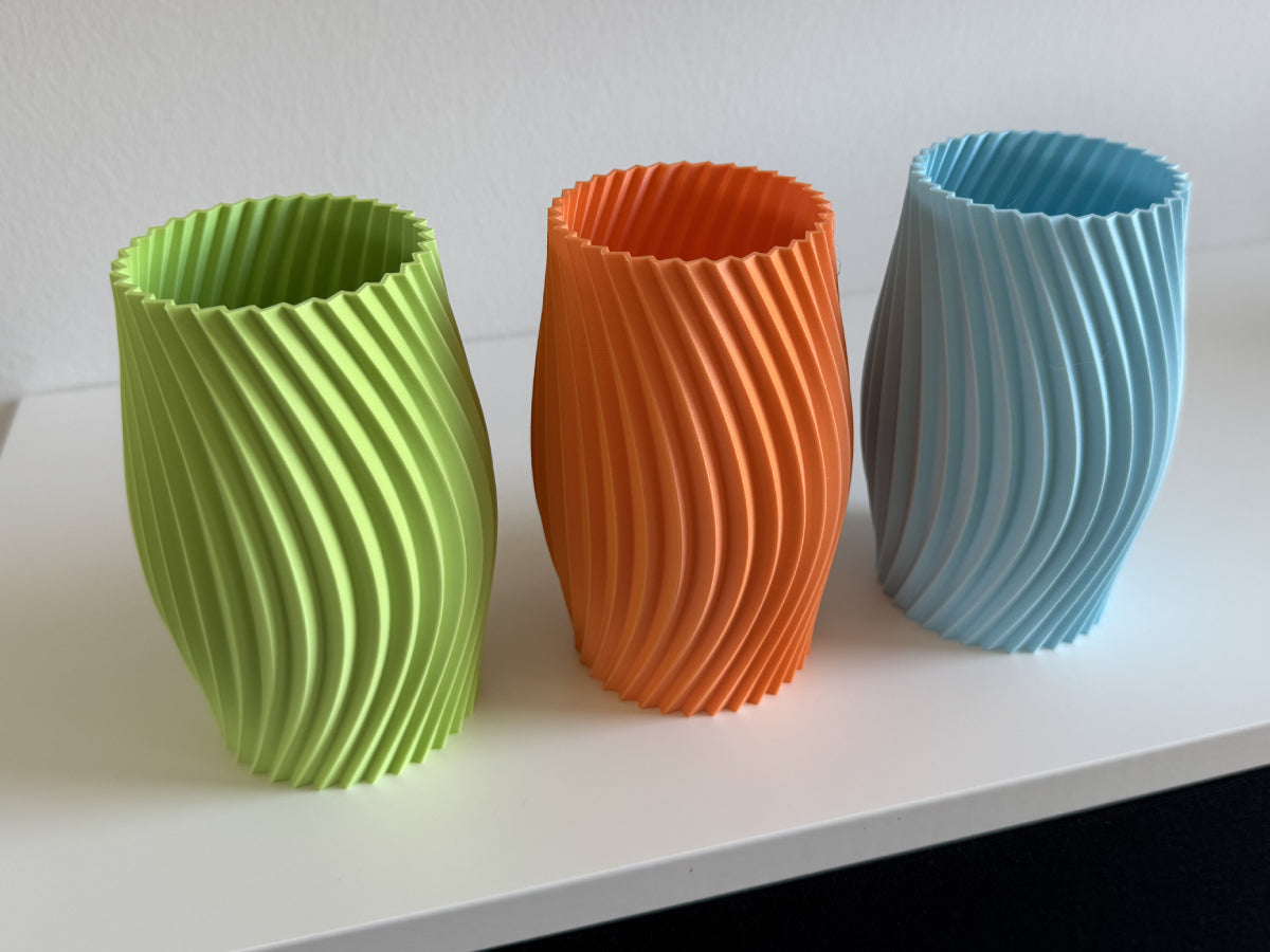 Elegant Twisted Vase - 12 cm